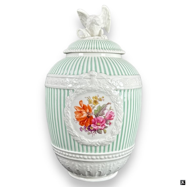 Berlin KPM Empire Style Pinstripe Eagle Cov'd Vase (1 of 4)