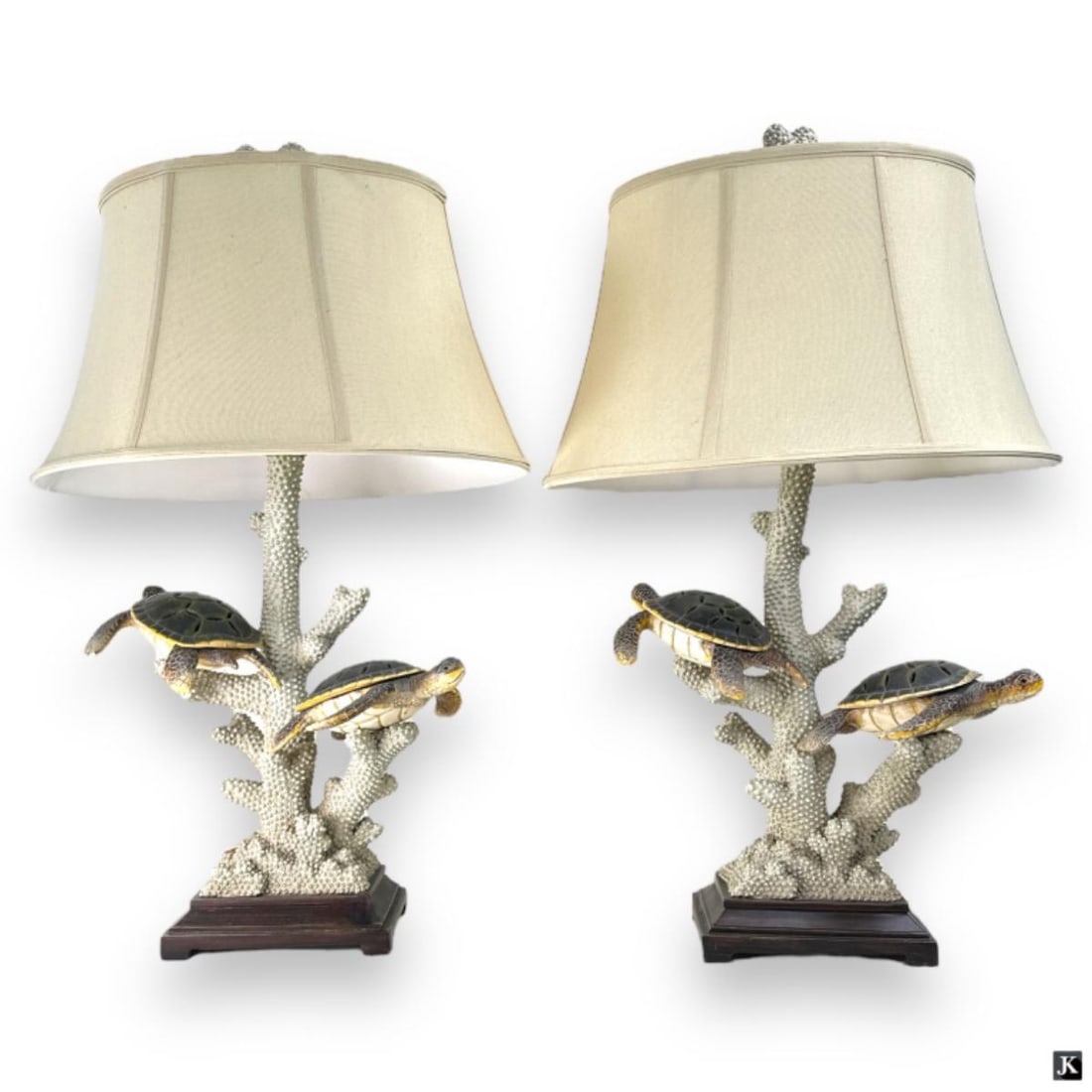 Pair Modern Swimming Turtles Lamps (1 of 4)