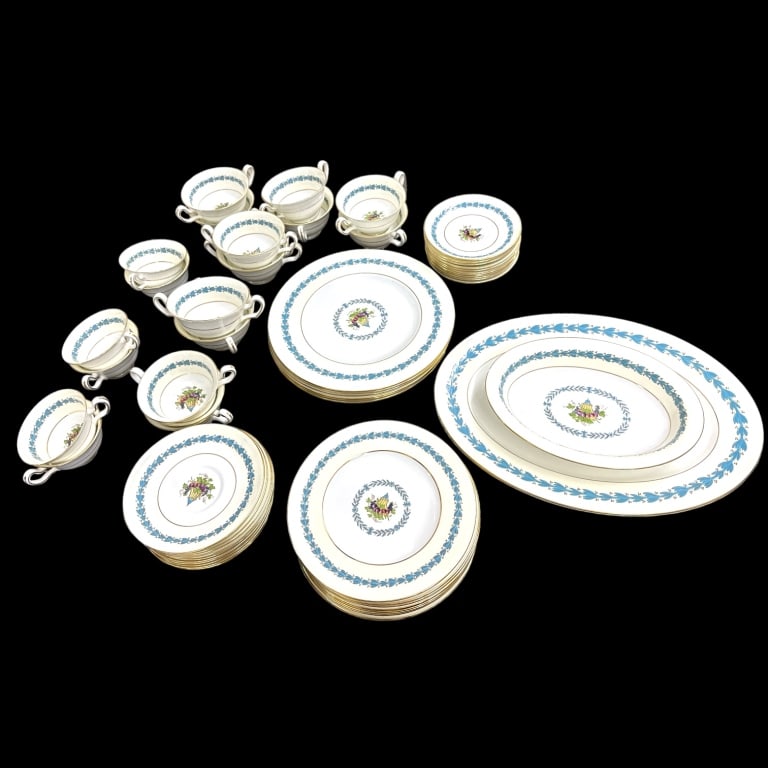 60pc Royal Doulton "Appledore" Partial China Set (1 of 6)