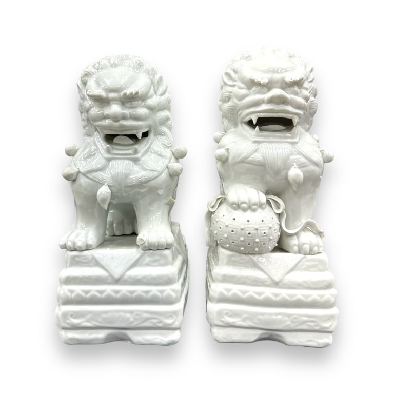 Pair Chinese White Foo Lions (1 of 4)