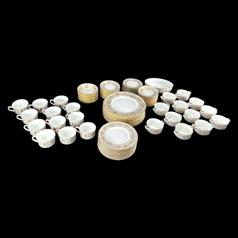 97pc Royal Worcester "Hyde Park" Dinner Service (1 of 5)