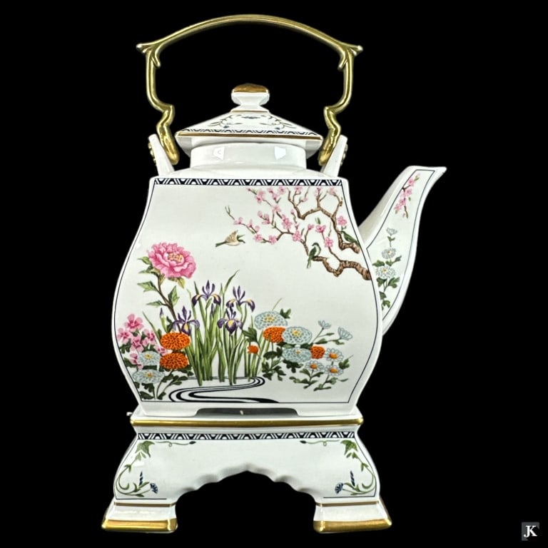 Vintage FP Japan Porcelain Teapot With Base (1 of 4)