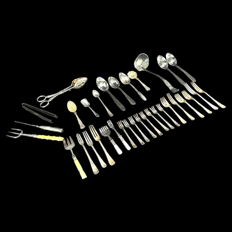 Lot Of 35 Silverplate & Stainless Flatware Items (1 of 4)