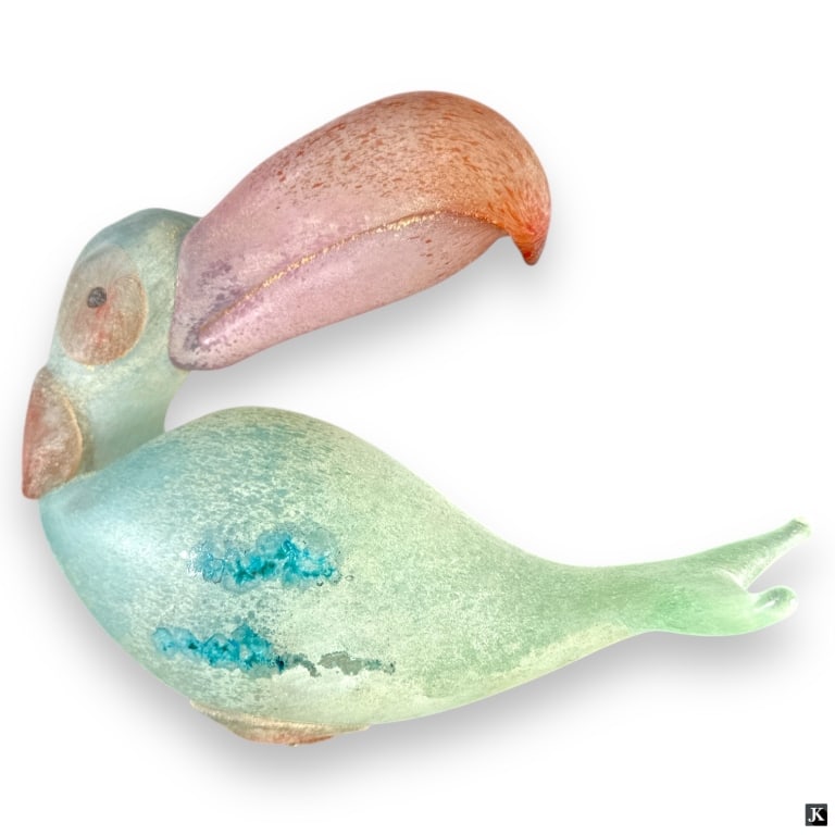Daum Style Frosted Art Glass Pelican Sculpture: A Daum Pate de Verre style frosted art glass sculpture depicting a pelican. No apparent signature. Measures approx. 7 1/2" height x 10" width x 4" depth. Appears in overall good condition. JD/32S***Al