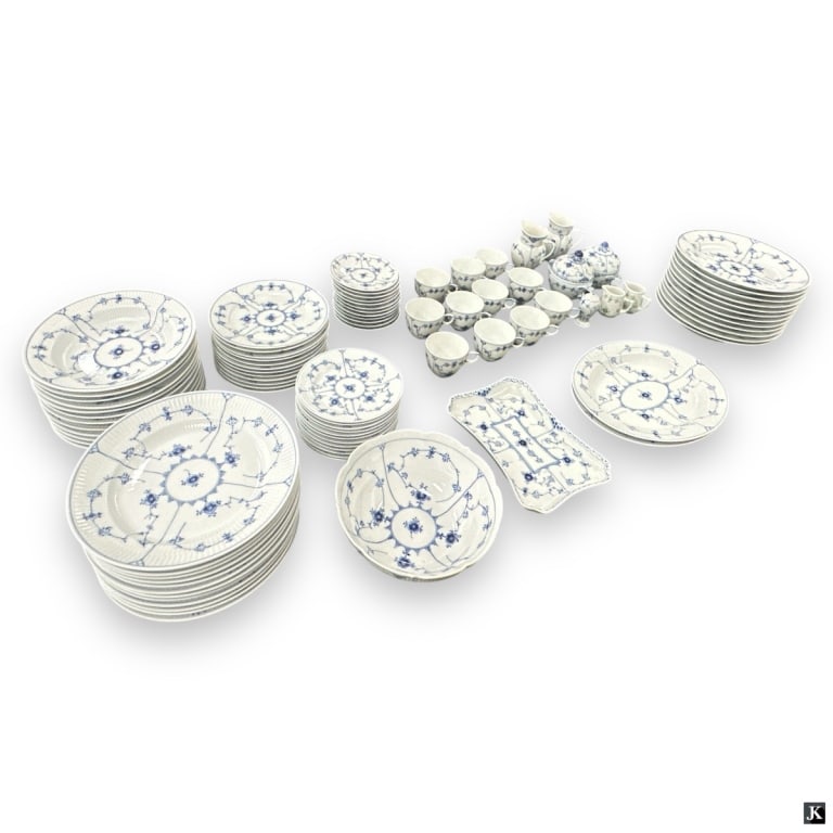 94 pc Royal Copenhagen Blue Fluted Plain Dinnerwar (1 of 7)