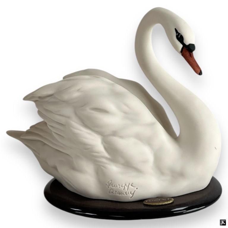 Giuseppe Armani – SWAN LEFT SIDE – 1850S: Sculpture by Giuseppe Armani, titled “SWAN LEFT SIDE”, Reference # 1850S Figurine is in perfect condition, "C" Finish, attached to wooden base. Impress artist signature. Marked made in Ita