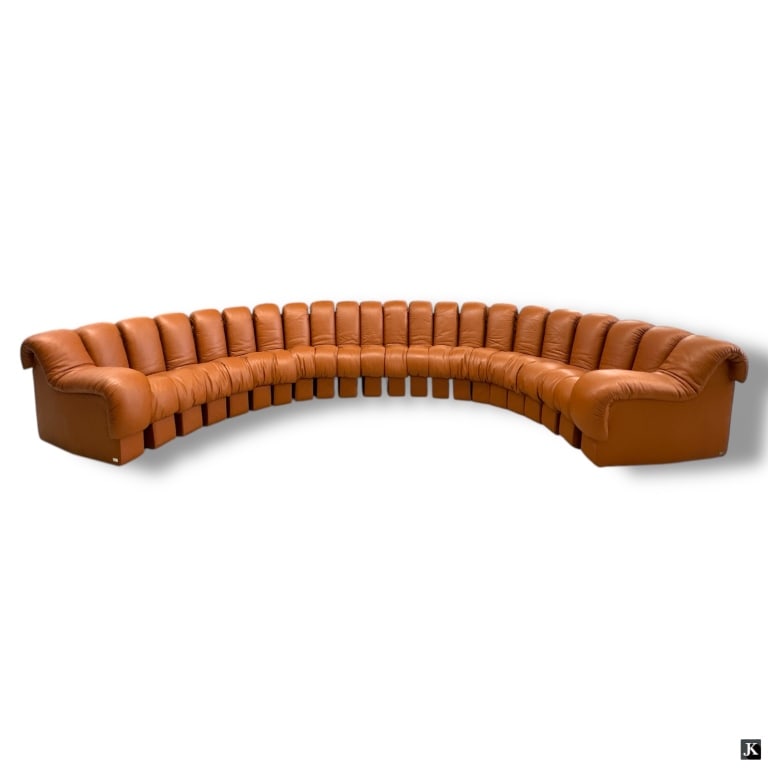 De Sede Sectional "Non-Stop" Leather Sofa: Exceptional 22 Section De Sede by UELI BERGER Non-Stop Leather Sectional Sofa. Very good immaculate condition. A very fine example whch is showroom condition, appears to have not been used. Measures 3
