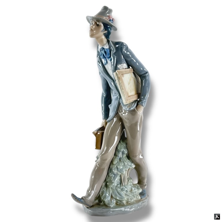 Lladro Porcelain Figurine - Artist: Lladro Porcelain Figurine - Artist. Marked appropriately on bottom. Repair to "canvas" under his arm. Measures 14-1/2" H. LA/B13/SH:6A