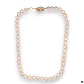 Lady's Pearl Necklace with 18K Diamond Clasp