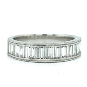 18K White Gold Diamond Anniversary Ring