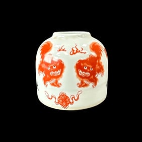 Chinese Qianlong Iron Red Foo Lions Cabinet Vase