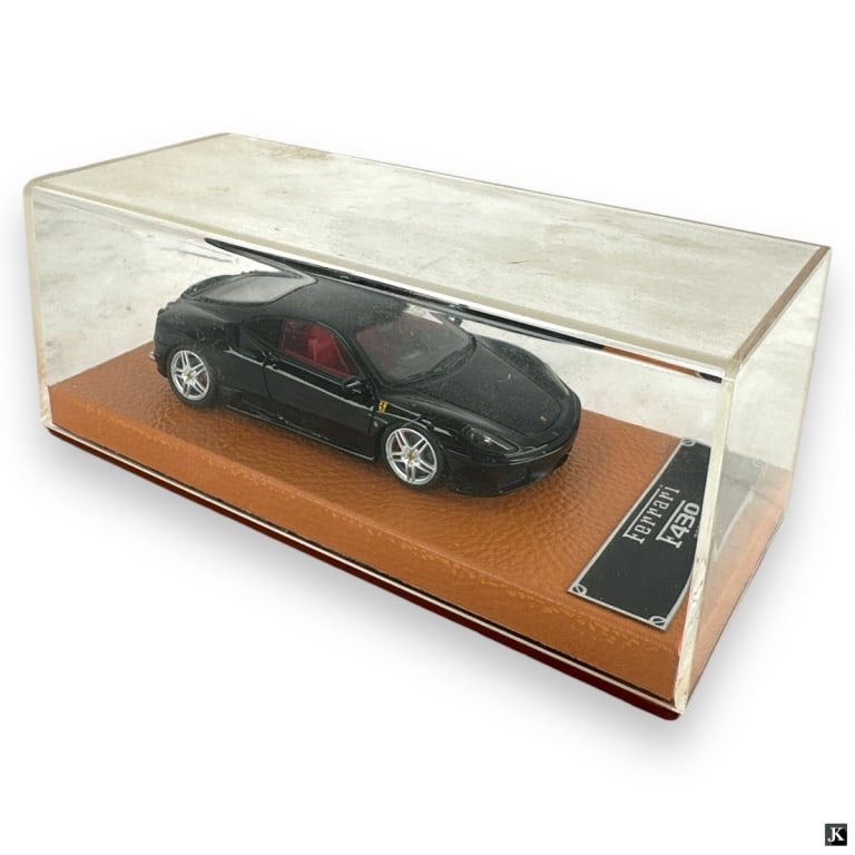 Ferrari F430 Spider Scale Model Black 2004 (1 of 2)