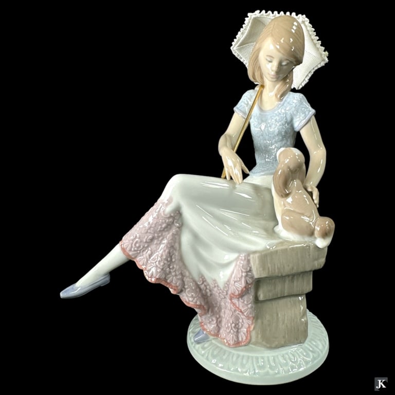 Lladro Spain "Picture Perfect" Figure #7612 (1 of 4)