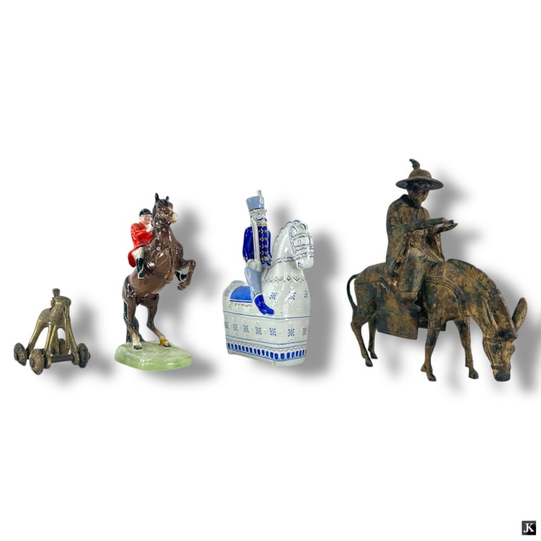 4 Piece Lot of Horse Figures (1 of 4)