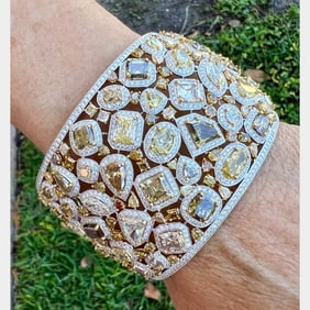 18K White Gold Natural Color Diamond Cuff Bracelet