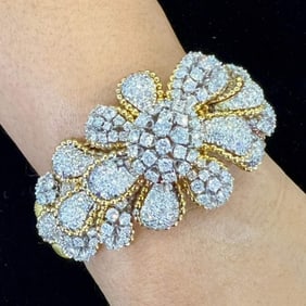 1970’s 18K Yellow Gold Diamond Bracelet