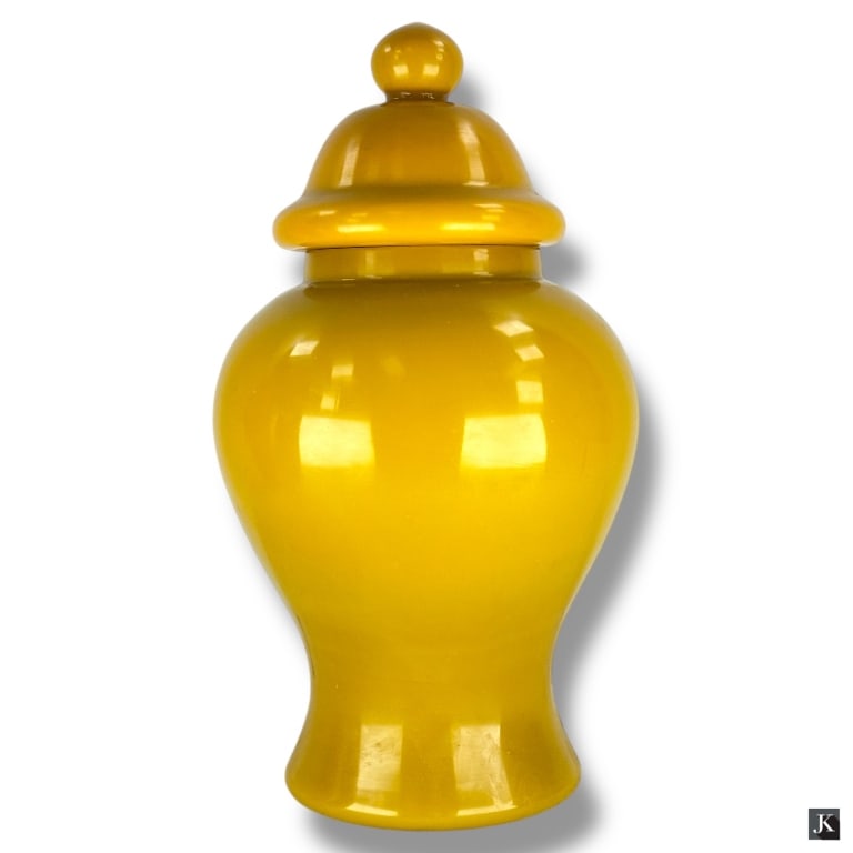 Large Chinese Imperial Peking Glass Covered Urn: Large Chinese Imperial Peking Glass Covered Urn. Unsigned. Roughness on interior rim of top, small chips on rim of body, neither visible when lid is in place. Measures 17" H x 9" W. LA/B13/SH:19B