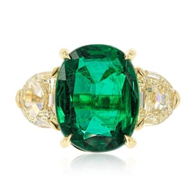 CUSHION EMERALD RING