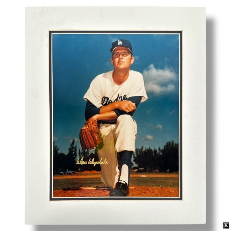 Autographed Color Photo of Don Drysdale, Dodgers: Autographed Color Photo of Don Drysdale, Dodgers. Signed in gold marker lower left. Good condition. Measures 14" x 11", mat 18" x 15-1/2". Keywords: Don Drysdale, Dodgers, autographed photo, signed ba