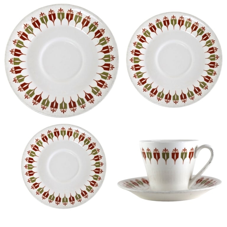 Syralite Captains Table by Syracuse Dinnerware Set (1 of 1)