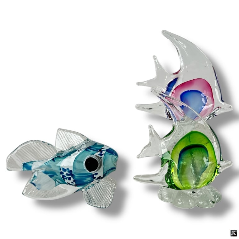 2 Murano Art Glass Figurines: 2 Murano Art Glass Figurines. Includes a pair of angelfish, 10-1/4" H; a striped fish 4" H, signed. Both in good condition with no chips or cracks. Keywords: Murano art glass, angelfish figurines, str