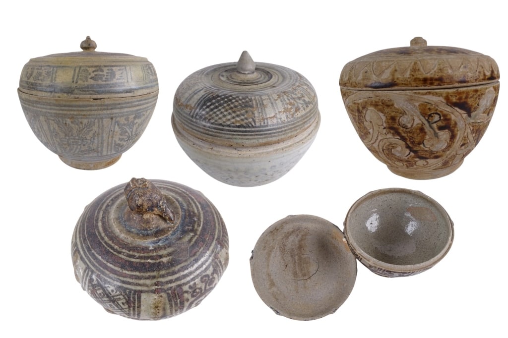 Lot Early Thai Sawankhalok Glazed Ceramic Jars (1 of 12)