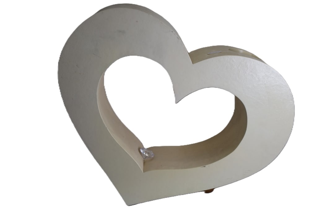 **Large Decorative Heart & Diamond Sculpture (1 of 2)