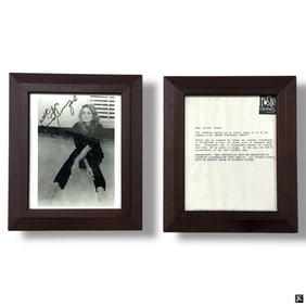 Cindy Crawford 8 x 10 Signed B & W Photo