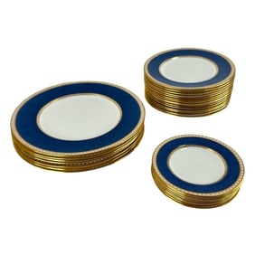 (30)pcs Wedgwood Bone China Dinner Set