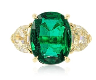 EMERALD AND YELLOW DIAMOND RING