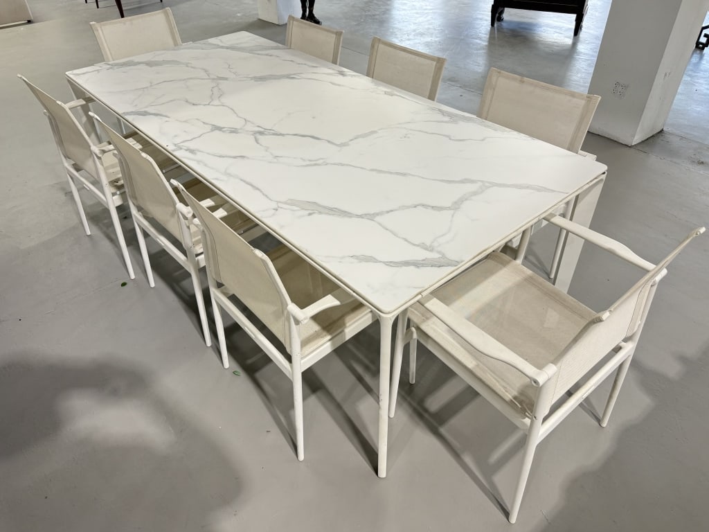 Modern Gloster Outdoor Patio Dining Table & Chairs (1 of 6)