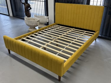 Maker Unknown Queen Bed