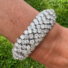 Platinum 80.00 Ct. Diamond Bracelet