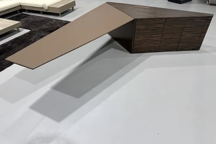 Euclideo 4 Mariani Executive Desk Retail $66,699