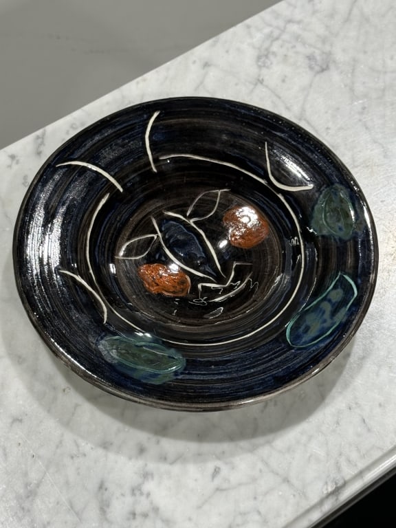 Pablo Picasso AR 37: Pablo Picasso Service Visage Noir. Measures 9 1/2 inches.