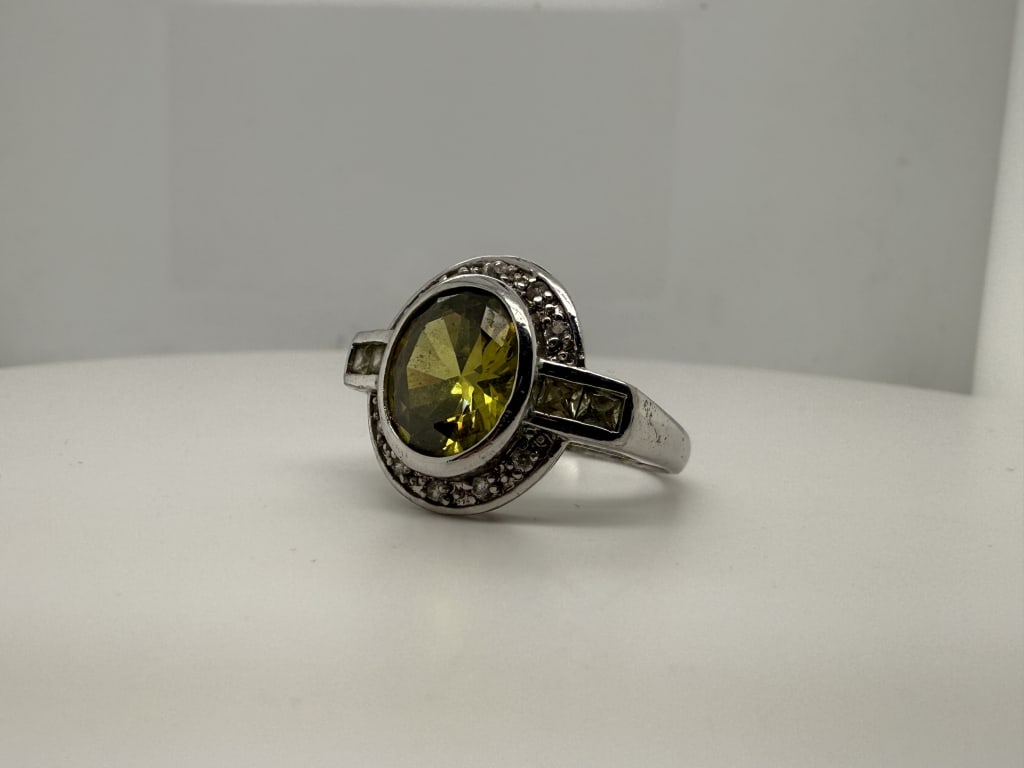 Vintage .925 Sterling Silver Gemstone Ring (1 of 6)