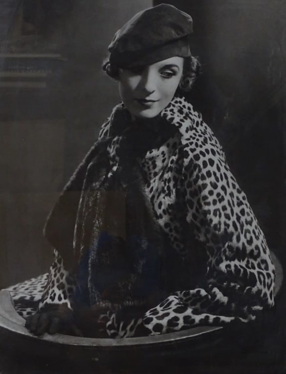 Framed Print Mary Oakes: Framed print of Mary Oakes wearing Revillon Freres. Wear on frame, otherwise in good condition. Measures(sight) 19 1/4" x 15 1/4" Frame measures 25" x 21" Keywords: vintage fashion print, Revillon