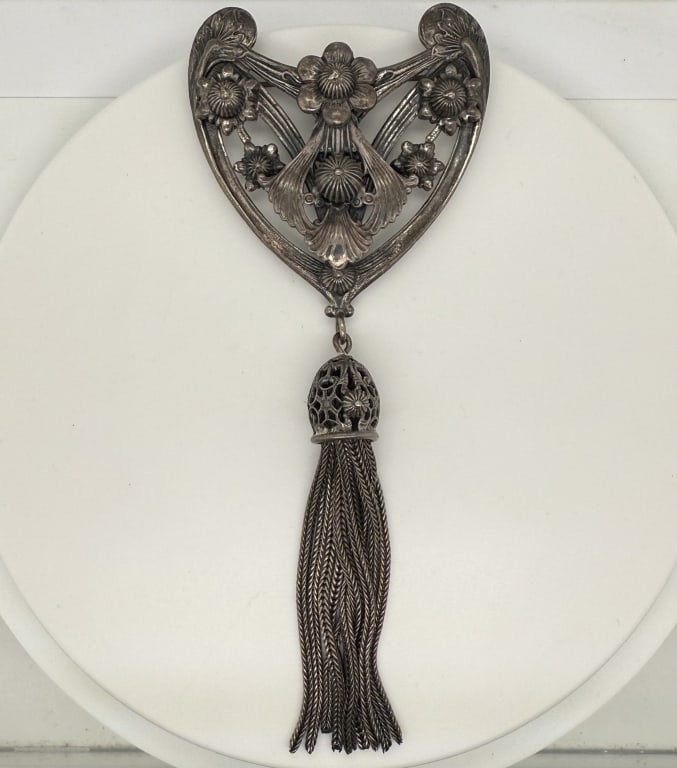 Vintage Art Nouveau Style Tassel Brooch: Vintage art nouveau style filigree tassel statement brooch. No make or marks. Patina present. Some signs of age and use, otherwise in good condition.