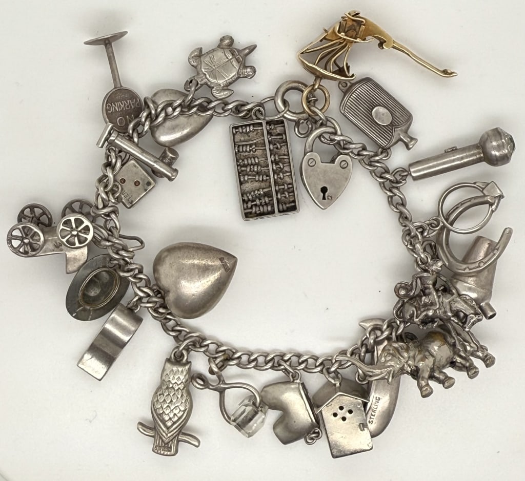 Vintage 925 Sterling Silver Charm Bracelet (1 of 3)