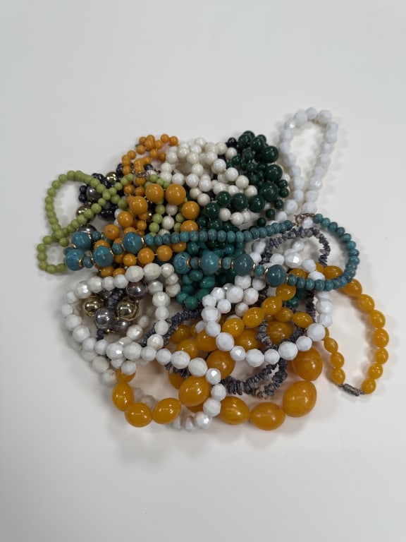 Lot Of Assorted Beaded and Stone Necklaces (1 of 6)