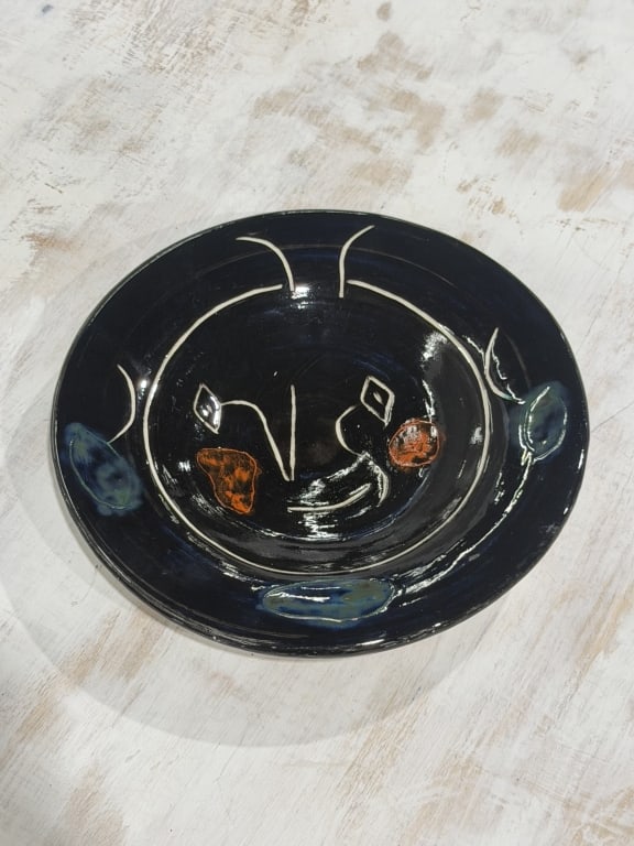 Pablo Picasso AR 37: Pablo Picasso Service Visage Noir. Measures 9 1/2 inches.