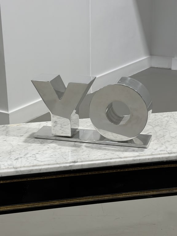 Deborah Kass OY/YO, ed. 37/50 Aluminium: Deborah Kass OY/YO, ed. 37/50, 2020 Polished aluminum on polished aluminum base Measures 7 1/2 x 14 x 3 1/2 in. (19.1 x 35.6 x 8.9 cm)KASS00007 Polished aluminum sculpture featuring the interlocking �