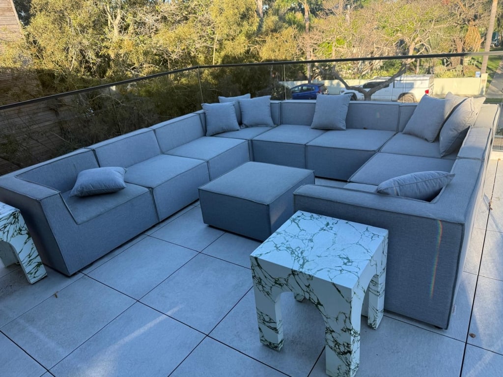 Modern outdoor "U" shaped sofa (1 of 3)