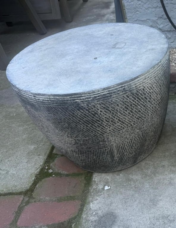 Restoration Hardware Vitro Side Table: Restoration Hardware Vitro Side Table $1400 retail PICK UP LOCATION - WEST LA, LOS ANGELES