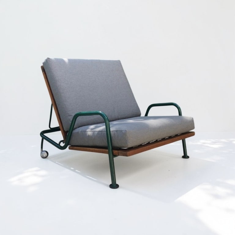 Hans Wegner - GE 440 Super RARE Prototype: Hans Wegner - GE 440 Super RARE Prototype Hans Wegner - GE 440 Super RARE. This is the lounge version that is a stand alone piece. This production run was very minimal and super rare.