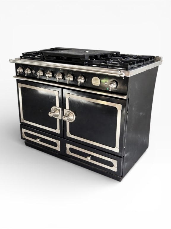 La Cornue 43?? CornuFe 110 Black Satin Chrome: La Cornue 43” CornuFe 110 Black Satin Chrome Dual Fuel Range La Cornue 43” CornuFe 110 Black Satin Chrome Dual Fuel Range - Perfect working condition. Dimensions: Height 35 4/5”