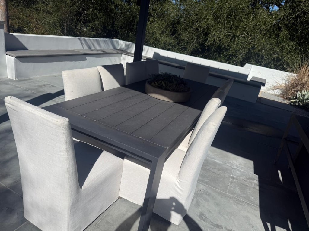 Marbella Aluminium dining table with 8 chairs (1 of 4)