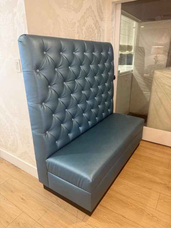 Vinyl tufted 6 ft booth seat with diamond studs: Vinyl tufted 6 ft booth seat with diamond studs PICK UP LOCATION - WEST LA, LOS ANGELES