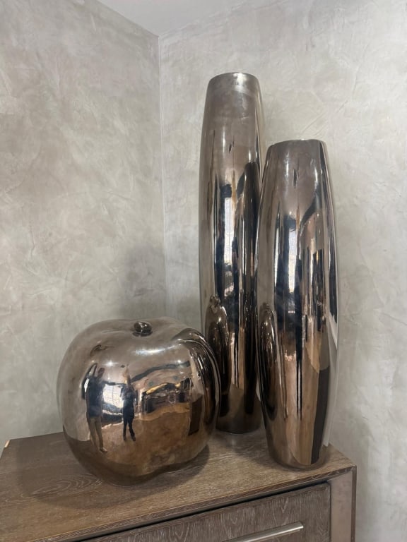 Large Italian mirror finish ceramic vases and appl (1 of 10)