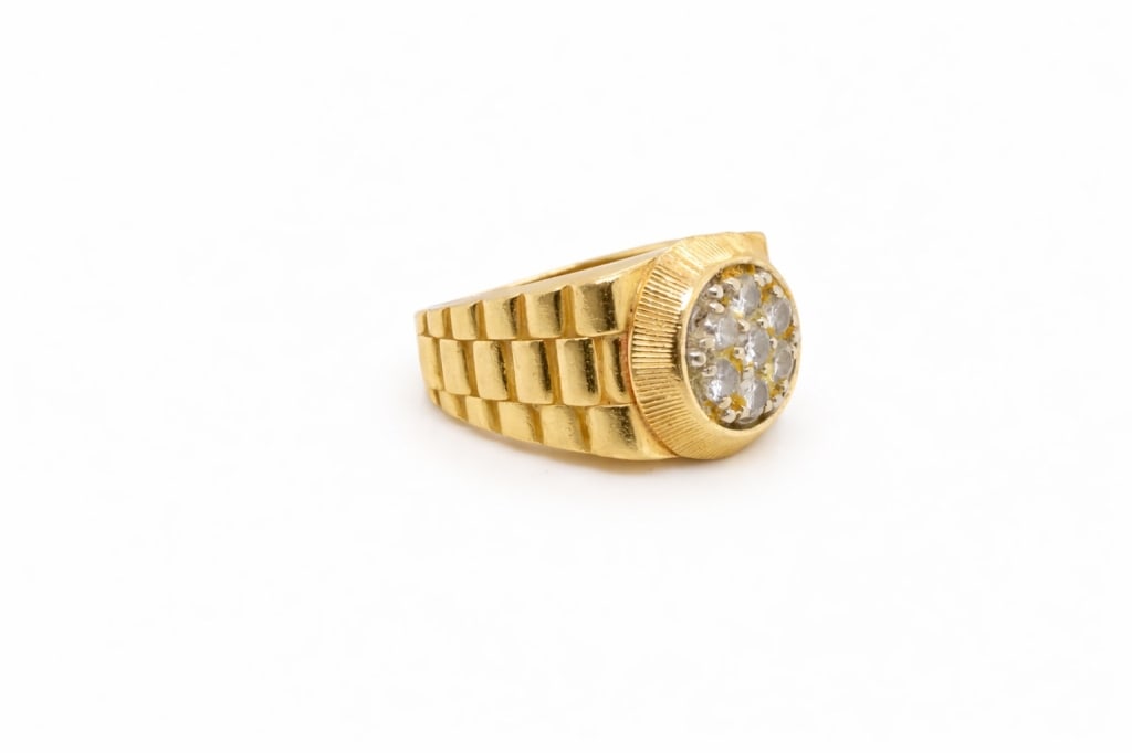 Vintage 14K Rolex Style Diamond Ring: Vintage 14K Rolex Style Diamond Ring. (7) Seven Diamonds. Approx. 1.70 CT Yellow Gold 8.5 DWT